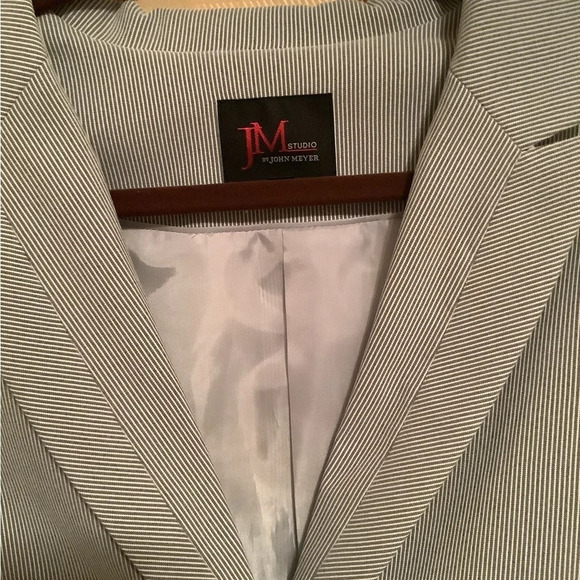 JM STUDIO~BLUE PINSTRIPE~BLAZER~SIZE 16 - Picture 2 of 8